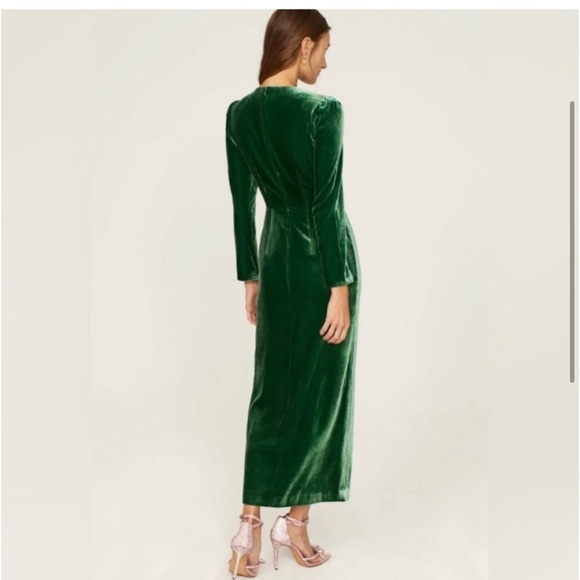 SALONI Jinx Green Velvet Long Sleeve Gown
Maxi Dress with pink keyhole Holiday - Picture 2 of 6